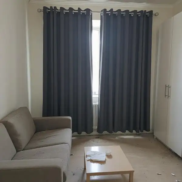 Глубокая чистка штор блэкаут в квартире-студии - до уборки